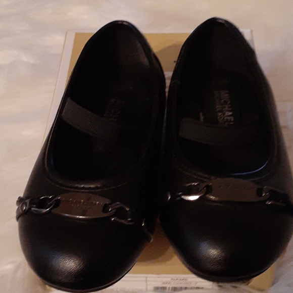 Shoes - Picture 4 of 4